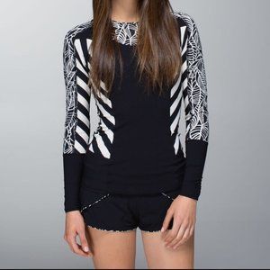 Lululemon Shanti Surf Rash Guard Black Small Steep Stripe Printed Black